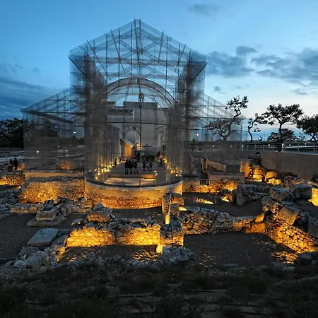 לינה וארוחת בוקר Rotonda Sul Mare מנפרדוניה