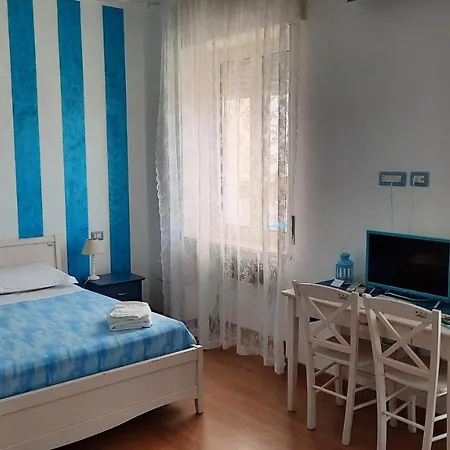 לינה וארוחת בוקר Rotonda Sul Mare מנפרדוניה