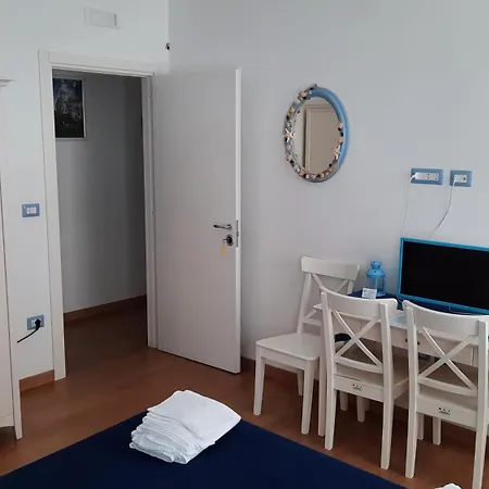 Rotonda Sul Mare מנפרדוניה