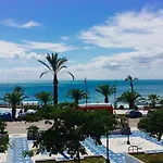 Rotonda Sul Mare 3* מנפרדוניה