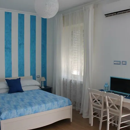 Rotonda Sul Mare Oda ve Kahvaltı Manfredonia