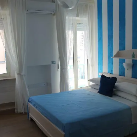 Bed and Breakfast Rotonda Sul Mare 3*