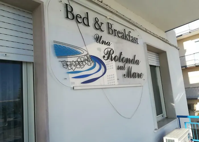 فندق مبيت وإفطار Rotonda Sul Mare مانفريدونيا